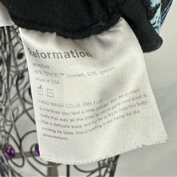 reformation blue animal print cropped spaghetti strap tank size L - Picture 9 of 9